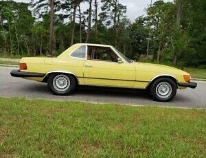 Mercedes-Benz-SL-Class-Cabriolet-1975-Yellow-Tan-137406-3