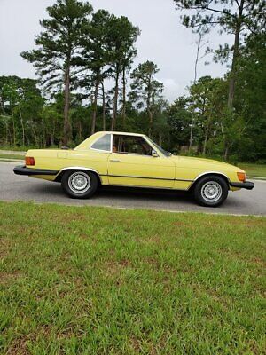 Mercedes-Benz-SL-Class-Cabriolet-1975-Yellow-Tan-137406-3