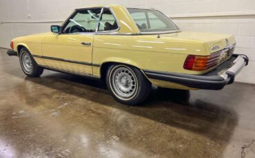 Mercedes-Benz-SL-Class-Cabriolet-1977-Yellow-Chocolate-118916-14