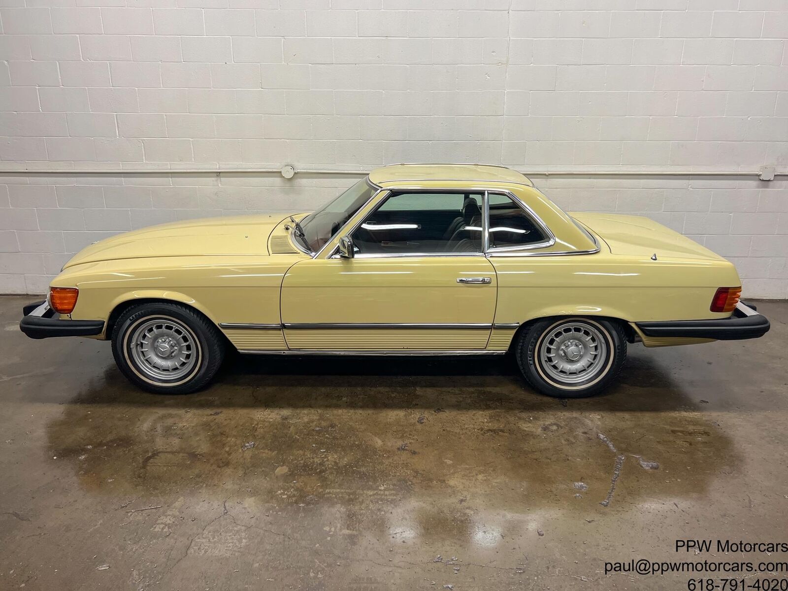 Mercedes-Benz-SL-Class-Cabriolet-1977-Yellow-Chocolate-118916-15