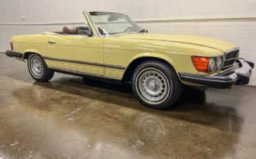 Mercedes-Benz-SL-Class-Cabriolet-1977-Yellow-Chocolate-118916-19