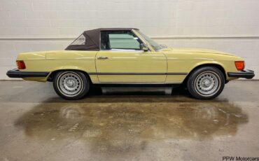 Mercedes-Benz-SL-Class-Cabriolet-1977-Yellow-Chocolate-118916-24