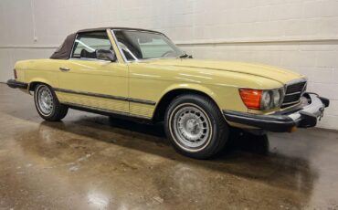 Mercedes-Benz-SL-Class-Cabriolet-1977-Yellow-Chocolate-118916-25