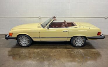 Mercedes-Benz-SL-Class-Cabriolet-1977-Yellow-Chocolate-118916-3