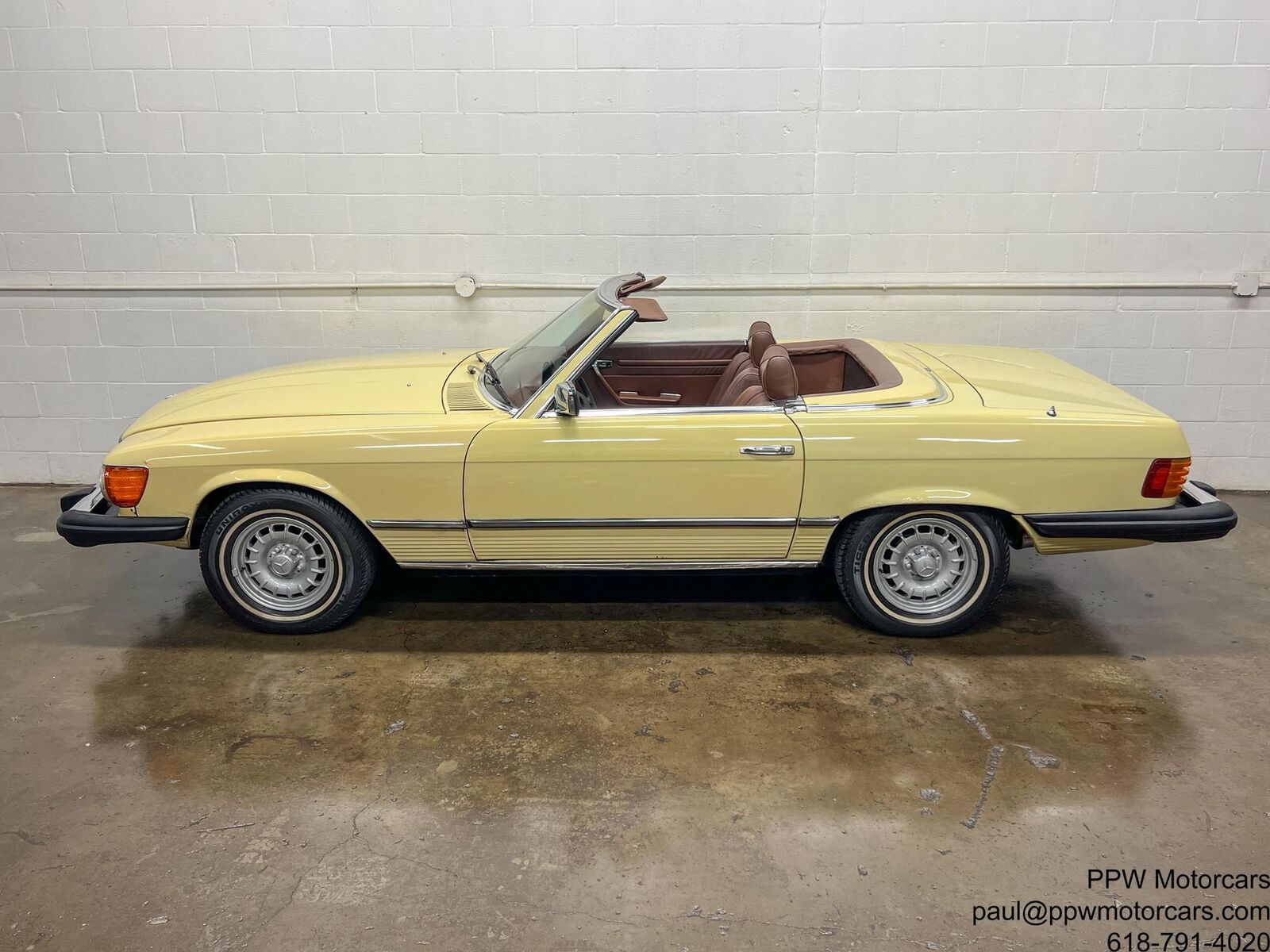 Mercedes-Benz-SL-Class-Cabriolet-1977-Yellow-Chocolate-118916-3