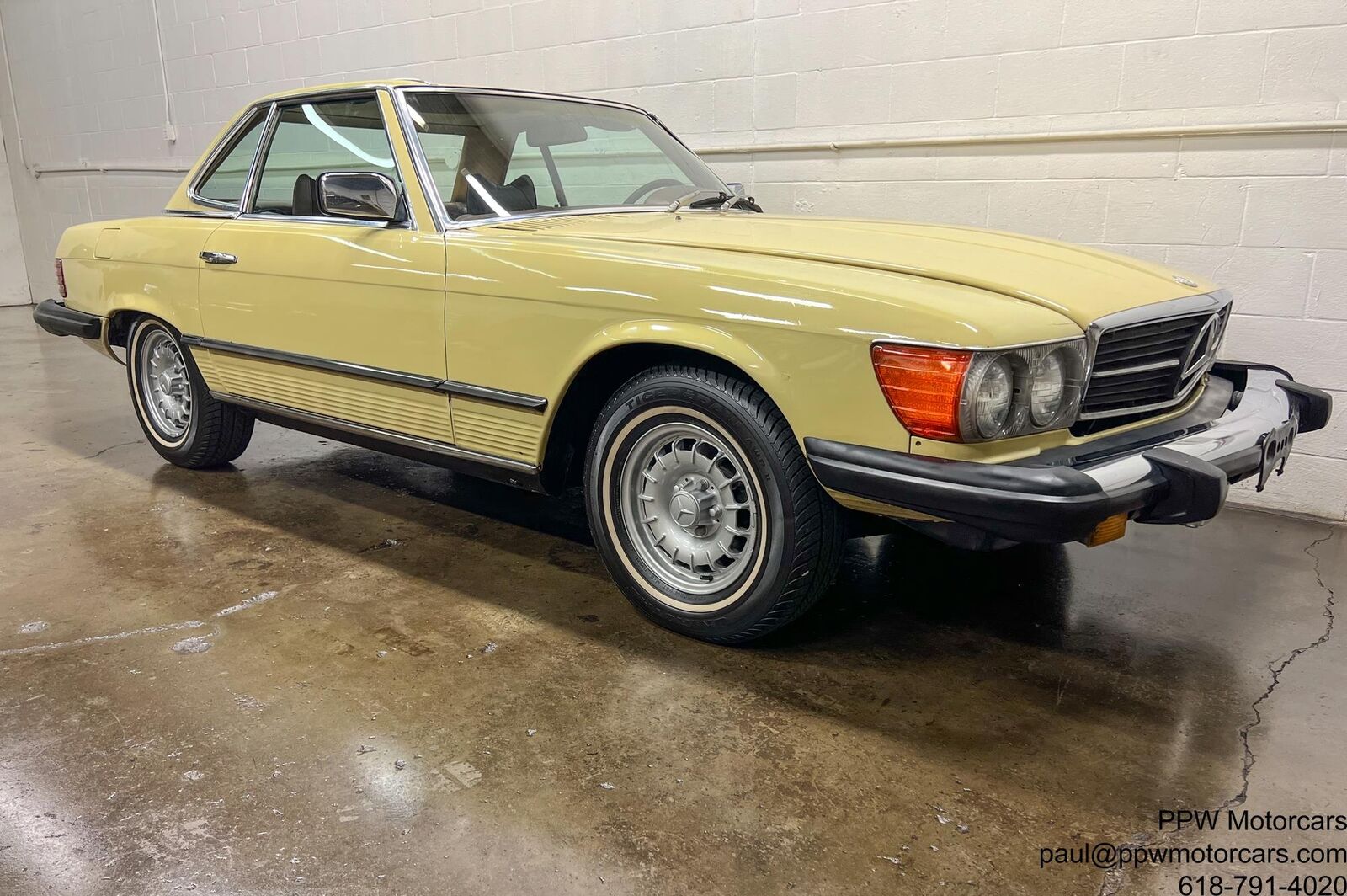 Mercedes-Benz-SL-Class-Cabriolet-1977-Yellow-Chocolate-118916-31