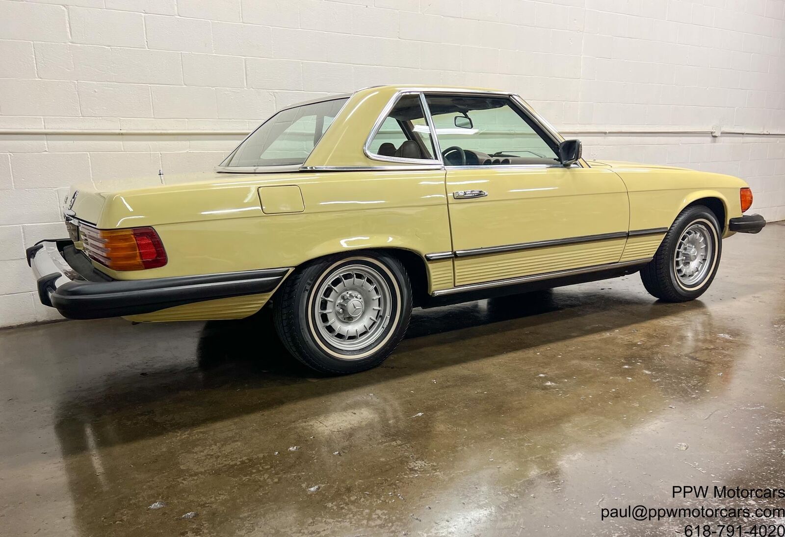 Mercedes-Benz-SL-Class-Cabriolet-1977-Yellow-Chocolate-118916-32