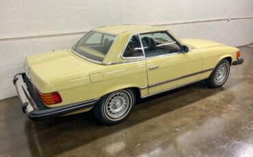 Mercedes-Benz-SL-Class-Cabriolet-1977-Yellow-Chocolate-118916-35