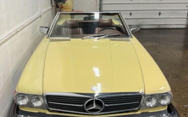 Mercedes-Benz-SL-Class-Cabriolet-1977-Yellow-Chocolate-118916-37