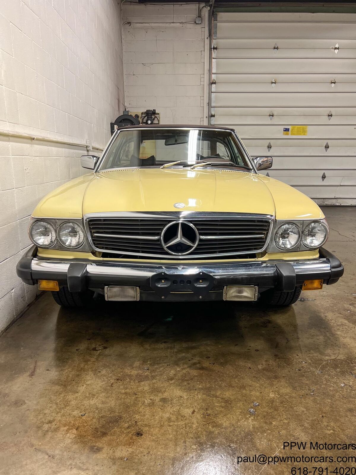 Mercedes-Benz-SL-Class-Cabriolet-1977-Yellow-Chocolate-118916-38