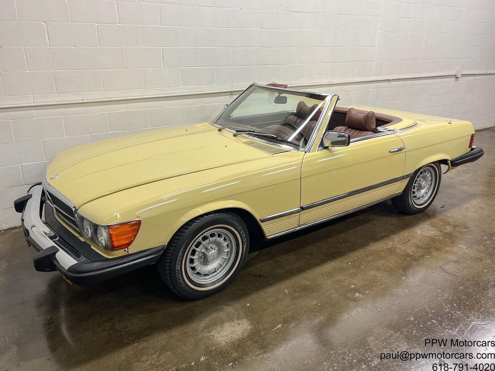 Mercedes-Benz-SL-Class-Cabriolet-1977-Yellow-Chocolate-118916-4