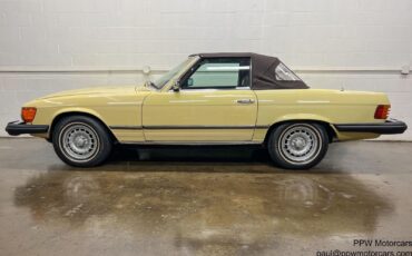 Mercedes-Benz-SL-Class-Cabriolet-1977-Yellow-Chocolate-118916-6