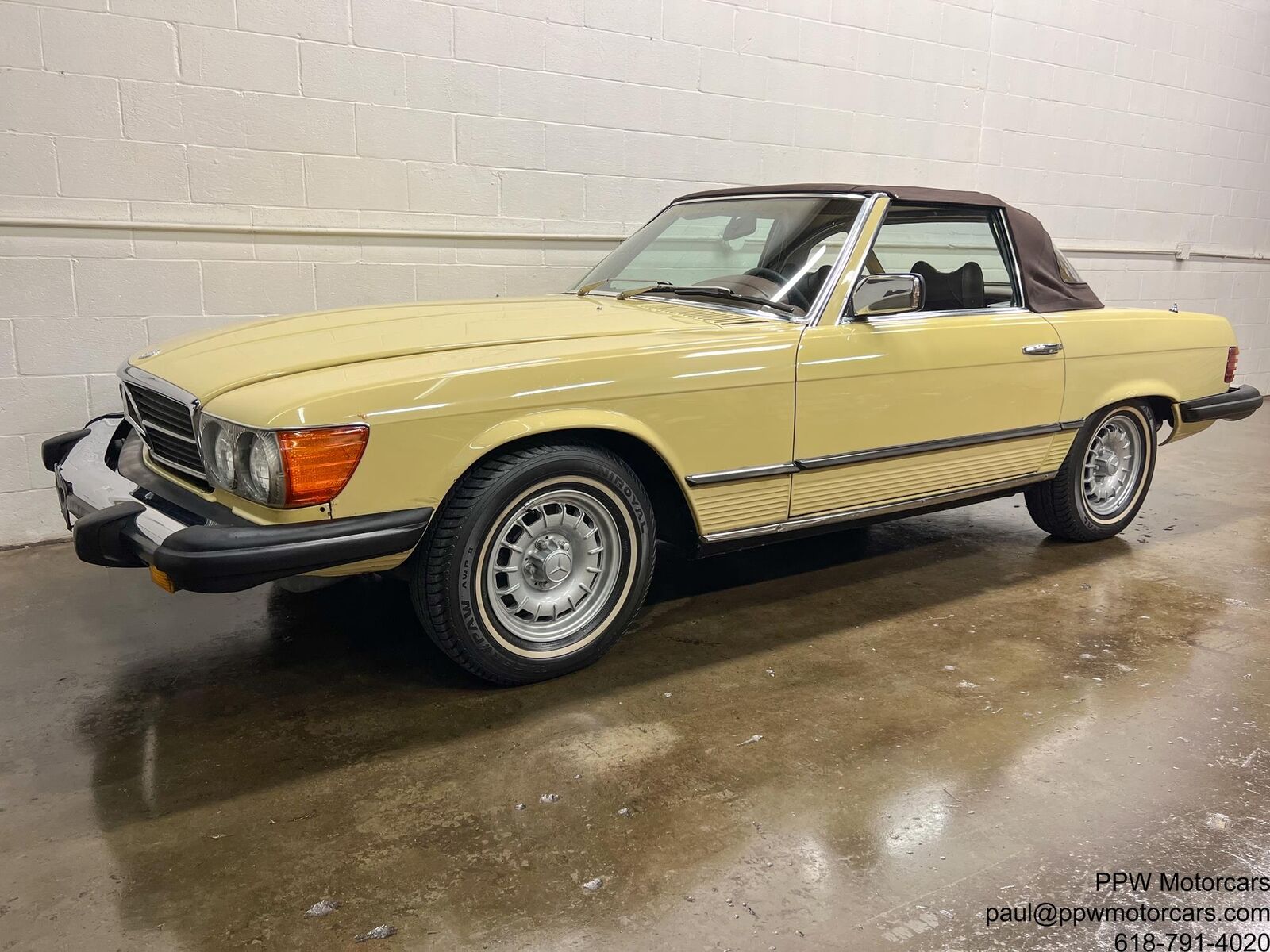 Mercedes-Benz-SL-Class-Cabriolet-1977-Yellow-Chocolate-118916-7