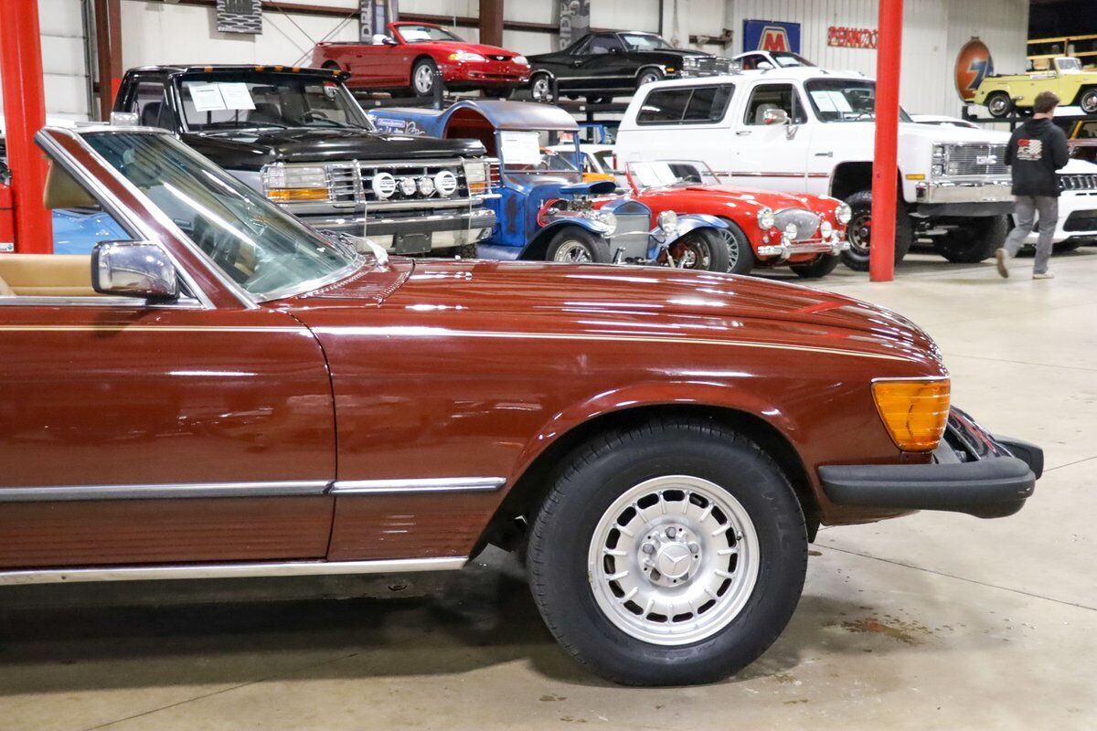 Mercedes-Benz-SL-Class-Cabriolet-1980-Red-Tan-209997-10