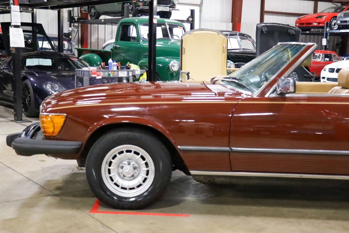 Mercedes-Benz-SL-Class-Cabriolet-1980-Red-Tan-209997-2