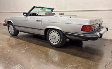 Mercedes-Benz-SL-Class-Cabriolet-1980-Silver-Gray-120062-2