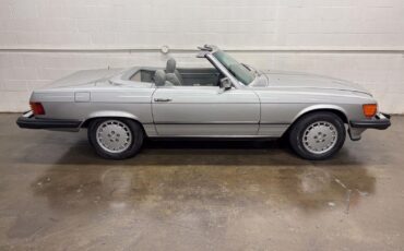 Mercedes-Benz-SL-Class-Cabriolet-1980-Silver-Gray-120062-28