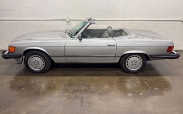 Mercedes-Benz-SL-Class-Cabriolet-1980-Silver-Gray-120062-3