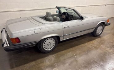 Mercedes-Benz-SL-Class-Cabriolet-1980-Silver-Gray-120062-30