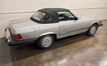 Mercedes-Benz-SL-Class-Cabriolet-1980-Silver-Gray-120062-36