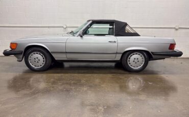 Mercedes-Benz-SL-Class-Cabriolet-1980-Silver-Gray-120062-6