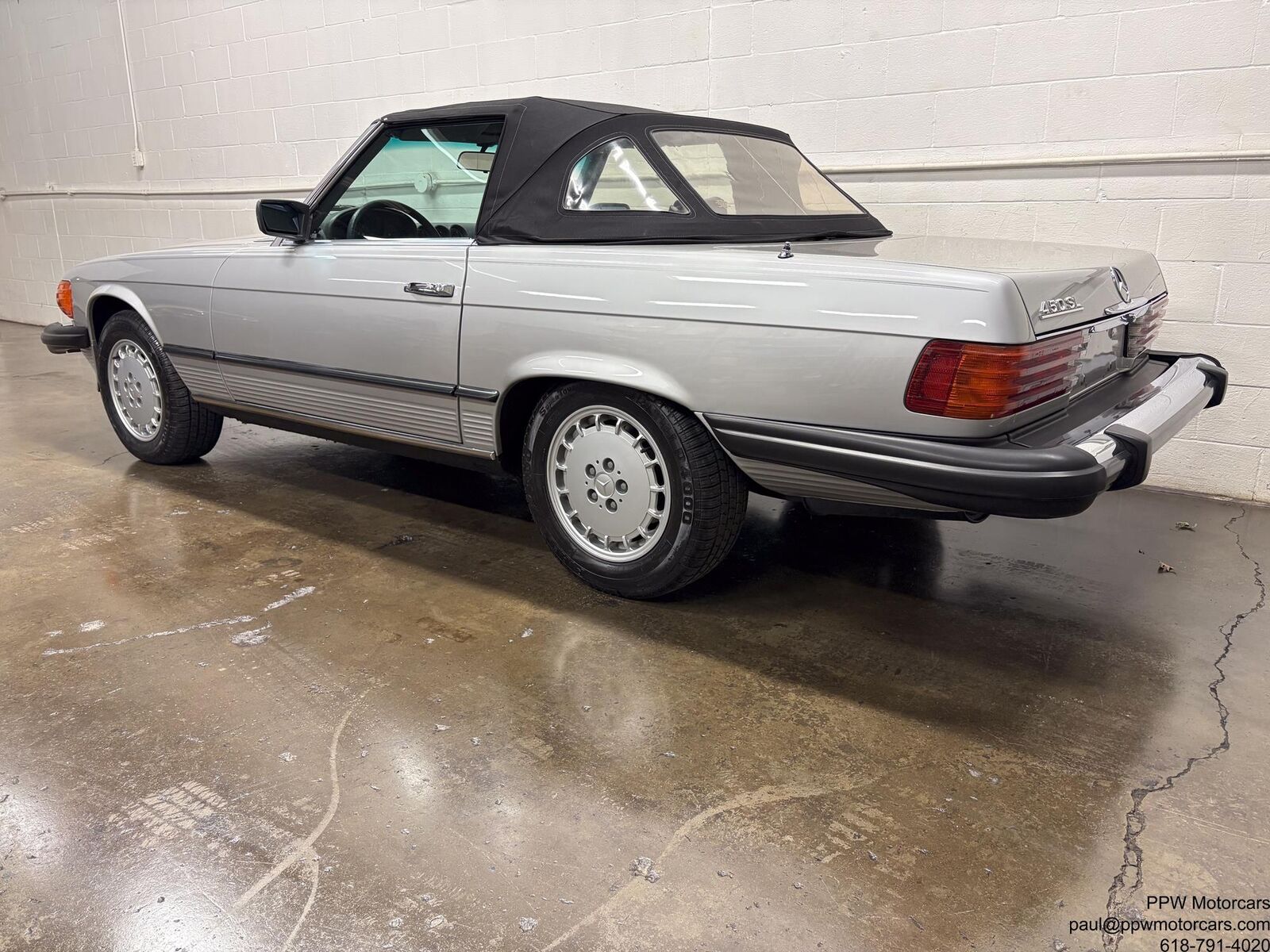 Mercedes-Benz-SL-Class-Cabriolet-1980-Silver-Gray-120062-8