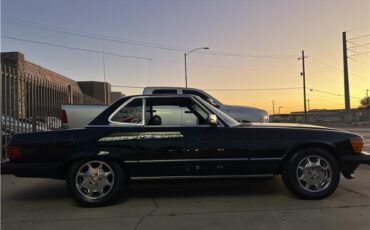 Mercedes-Benz-SL-Class-Cabriolet-1982-Black-Black-59546-3