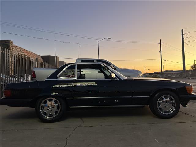 Mercedes-Benz-SL-Class-Cabriolet-1982-Black-Black-59546-3