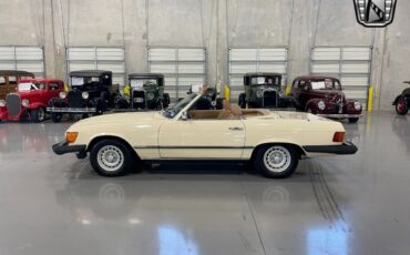 Mercedes-Benz-SL-Class-Cabriolet-1983-Cream-Tan-67473-3