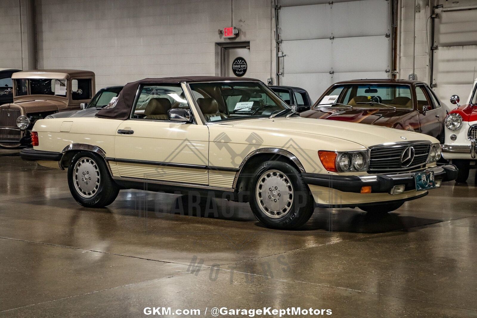 Mercedes-Benz-SL-Class-Cabriolet-1987-Cream-Tan-143438-2