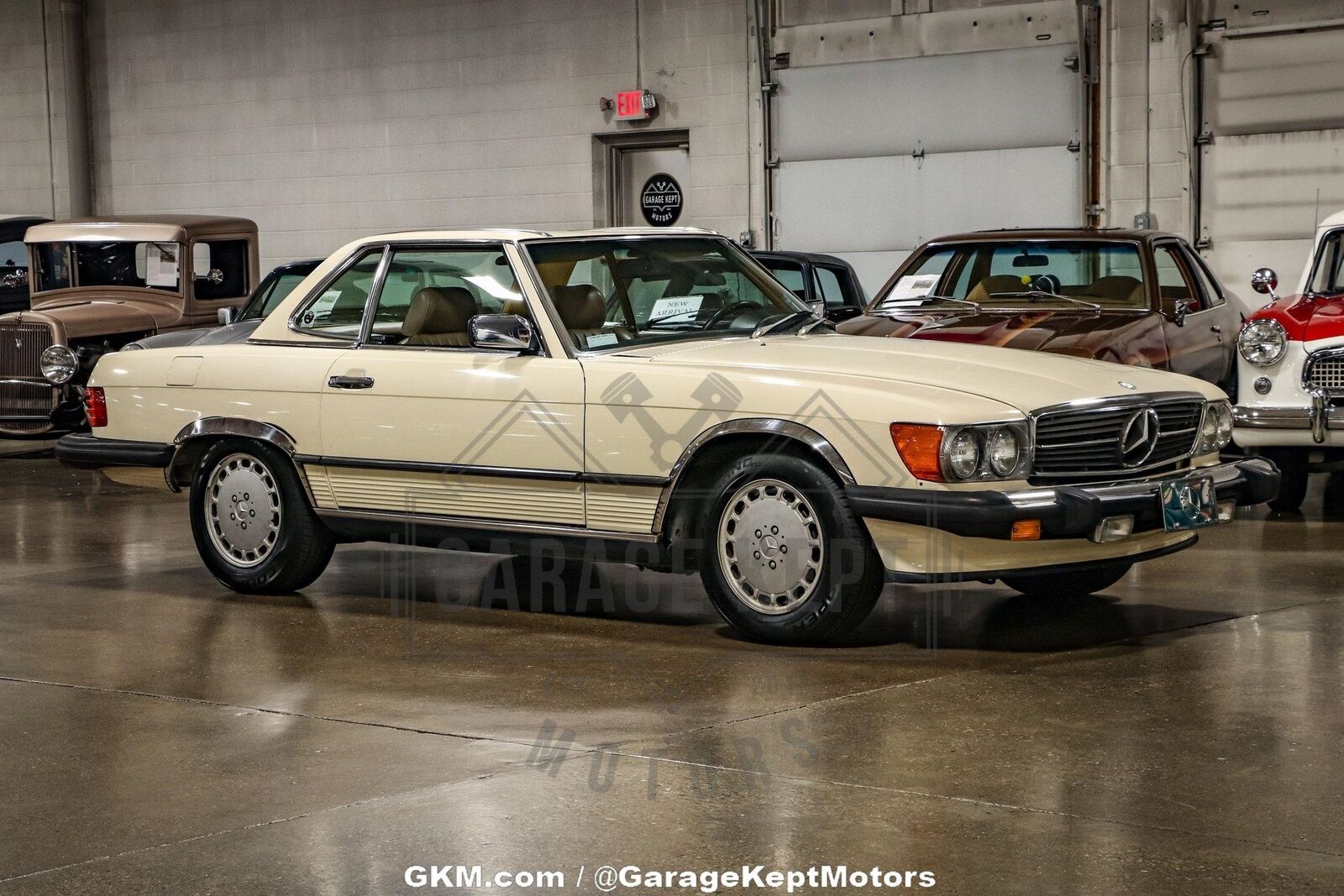 Mercedes-Benz-SL-Class-Cabriolet-1987-Cream-Tan-143438-3