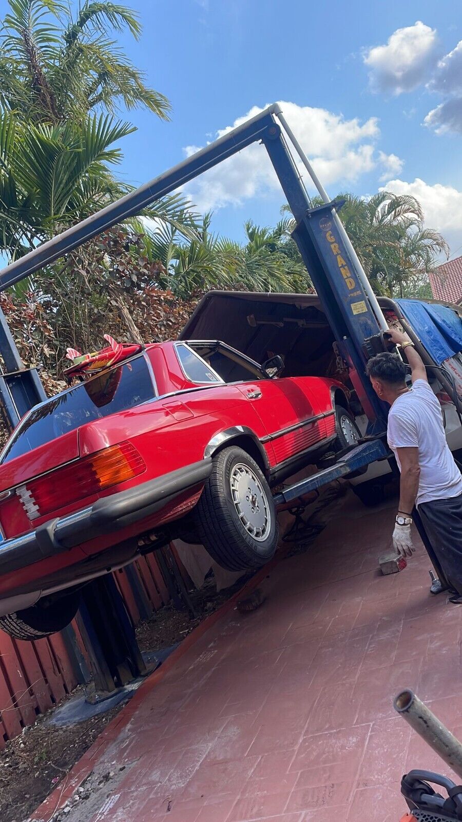 Mercedes-Benz-SL-Class-Cabriolet-1989-Red-Tan-225308-23