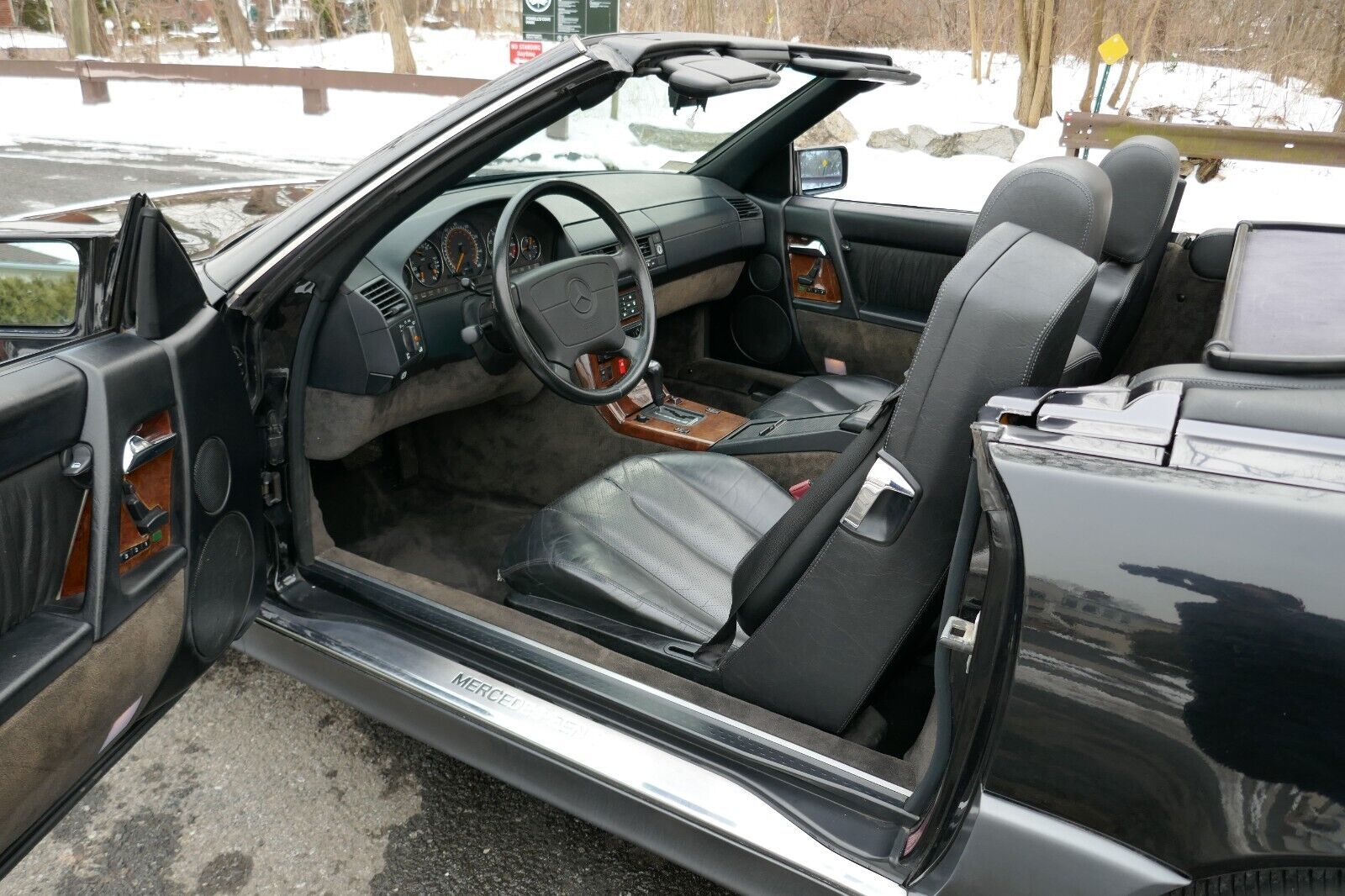 Mercedes-Benz-SL-Class-Cabriolet-1995-Black-Black-159164-16