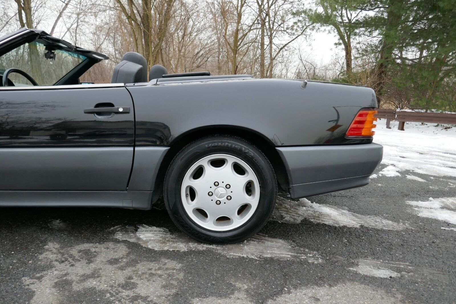 Mercedes-Benz-SL-Class-Cabriolet-1995-Black-Black-159164-9