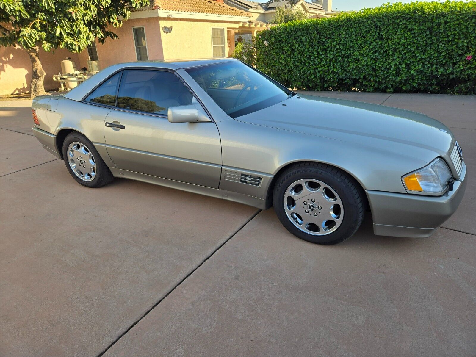 Mercedes-Benz-SL-Class-Cabriolet-1995-Smoke-Silver-Tan-104607-1