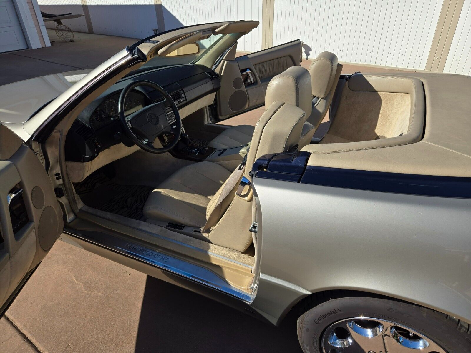 Mercedes-Benz-SL-Class-Cabriolet-1995-Smoke-Silver-Tan-104607-18