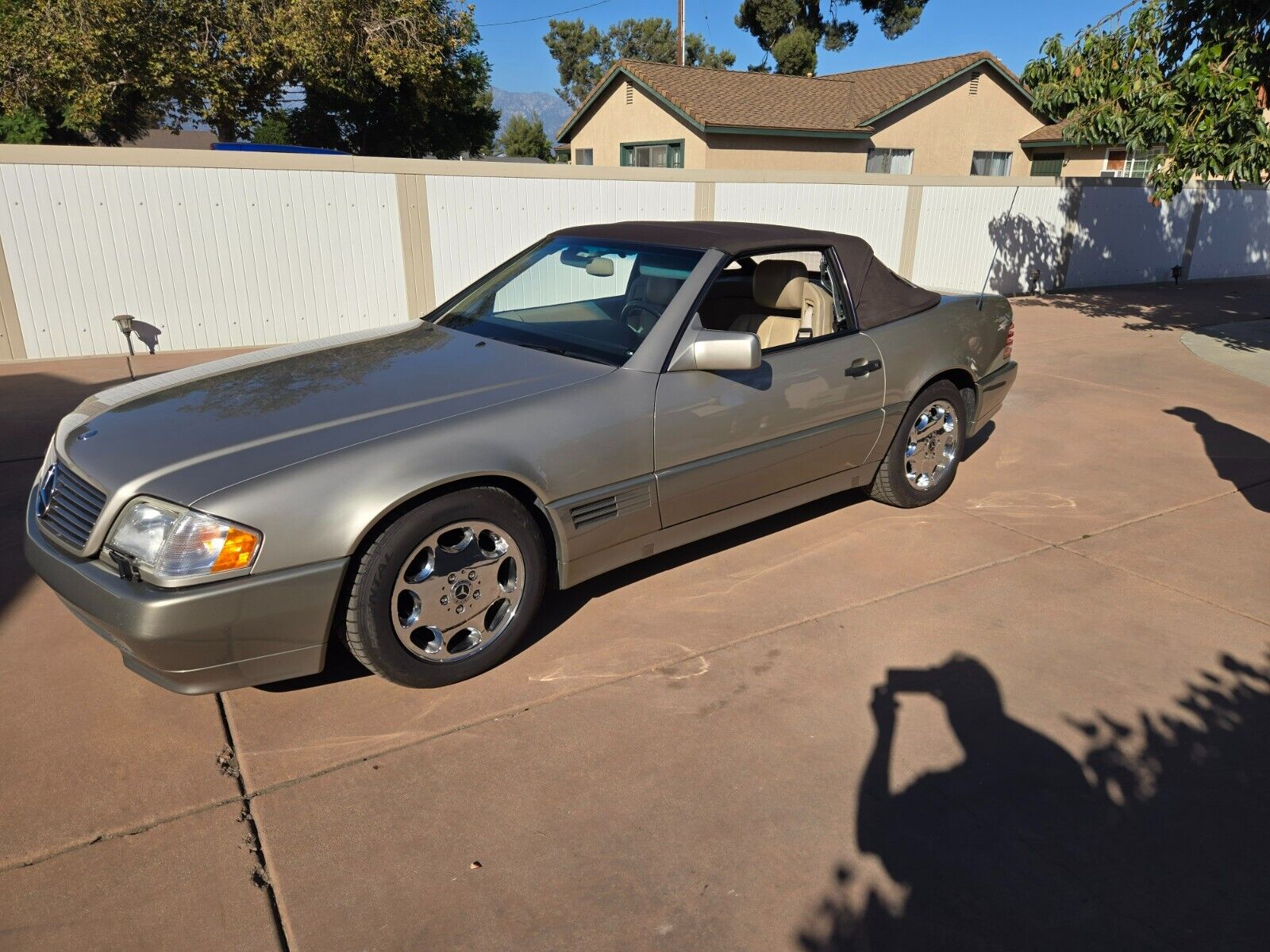 Mercedes-Benz-SL-Class-Cabriolet-1995-Smoke-Silver-Tan-104607-23