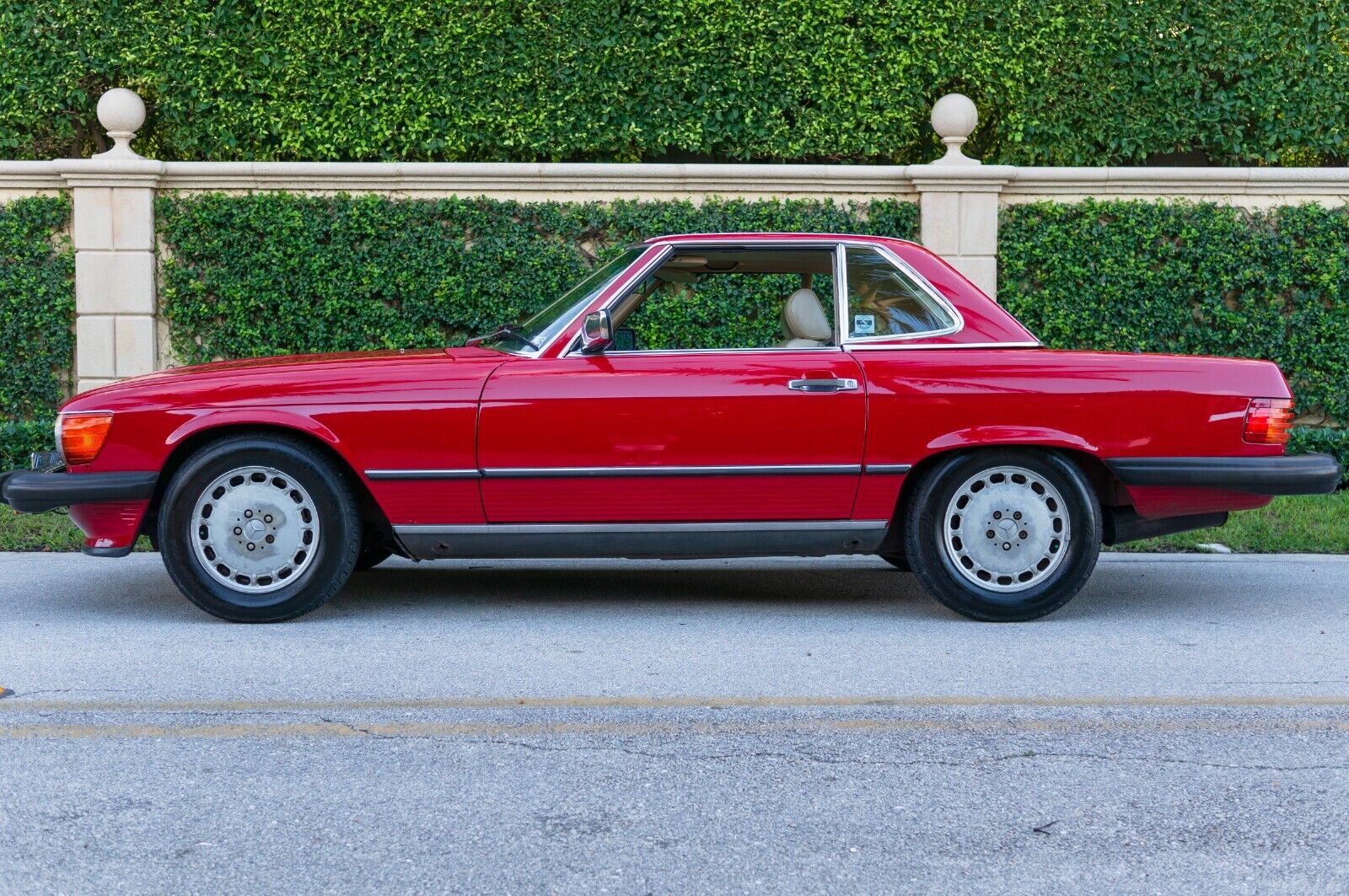 Mercedes-Benz-SL-Class-Coupe-1989-Red-Tan-170590-2