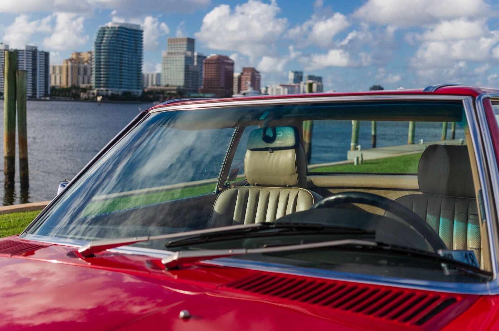 Mercedes-Benz-SL-Class-Coupe-1989-Red-Tan-170590-8