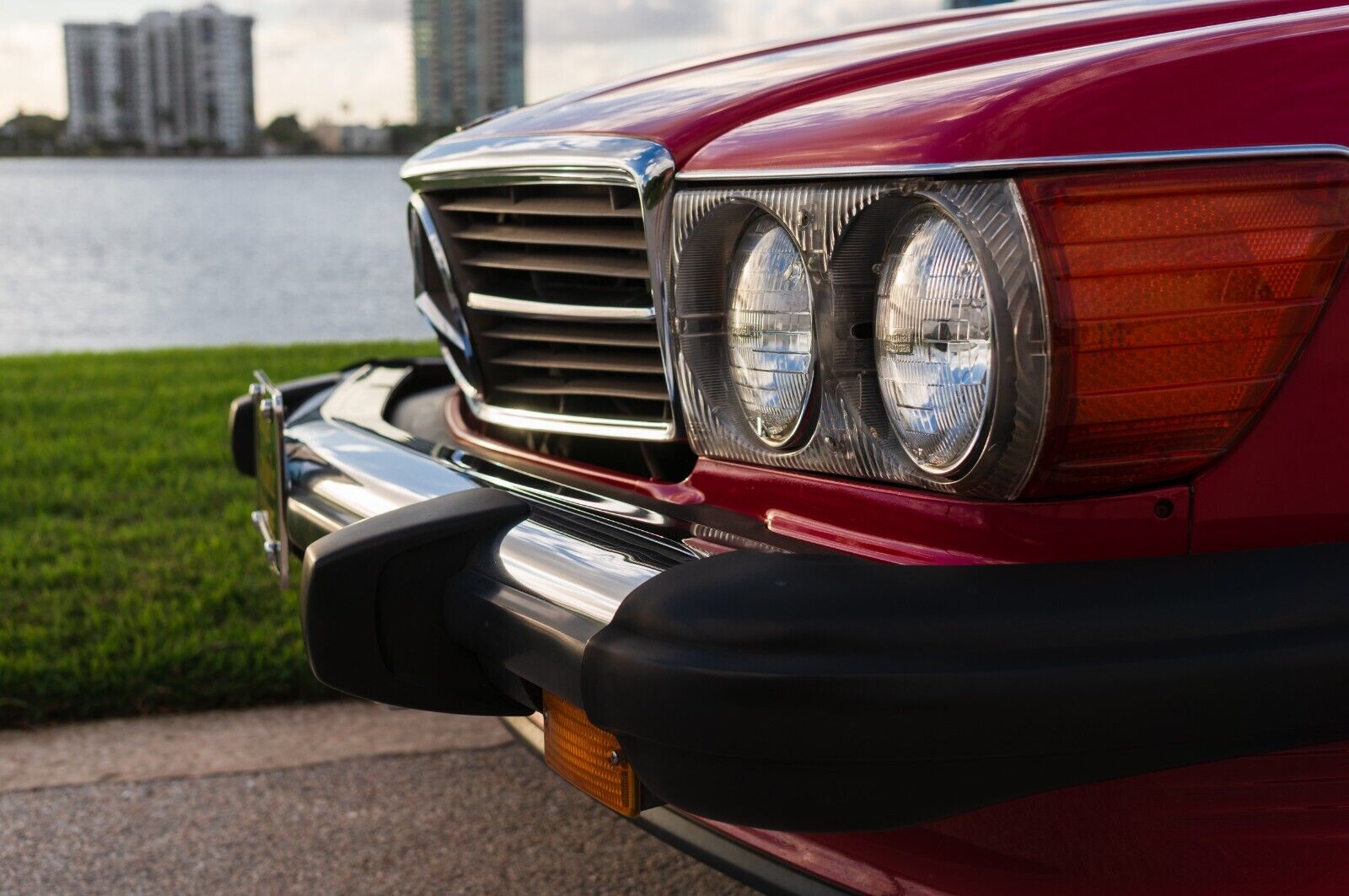 Mercedes-Benz-SL-Class-Coupe-1989-Red-Tan-170590-9