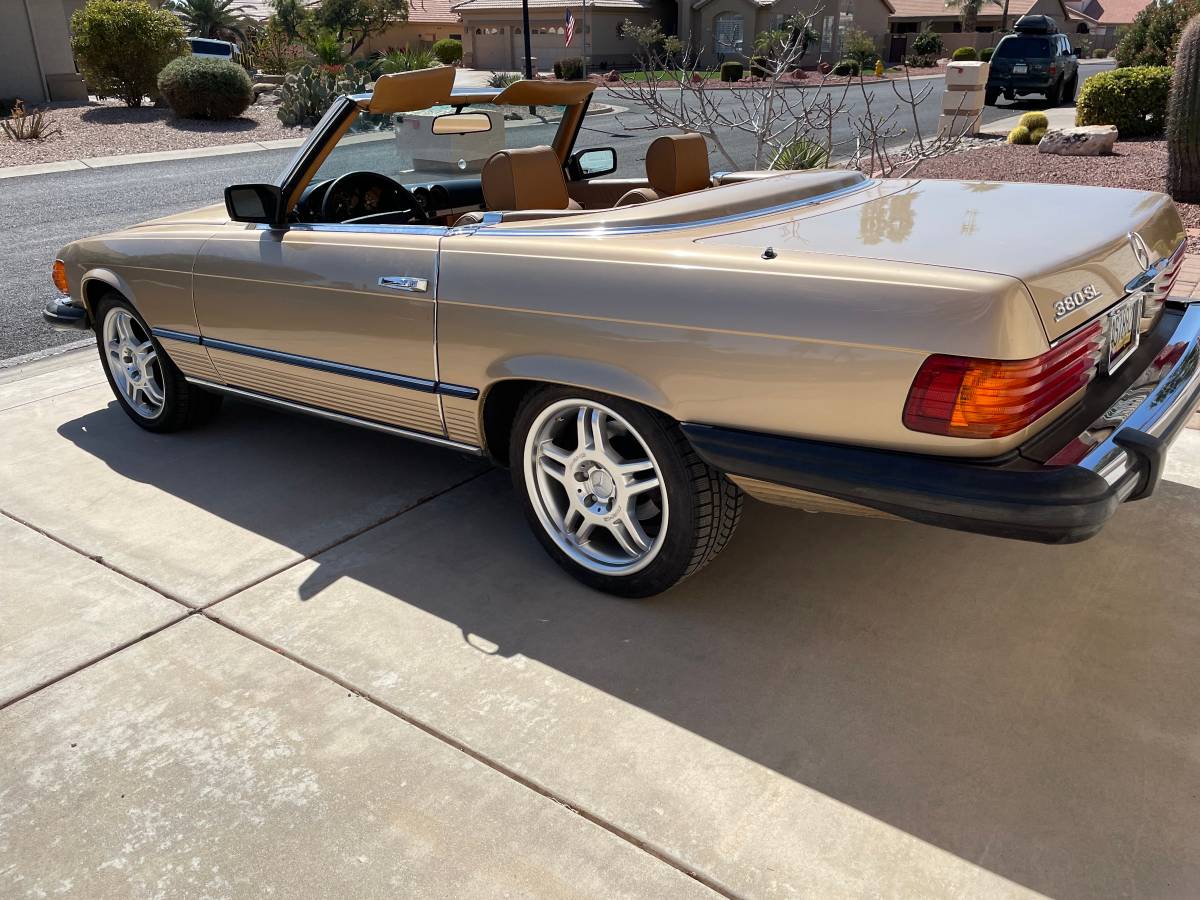 Mercedes-benz-380sl-1984-custom-177430-1