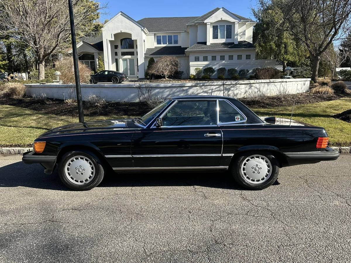 Mercedes-benz-560sl-1987-black-158005-4