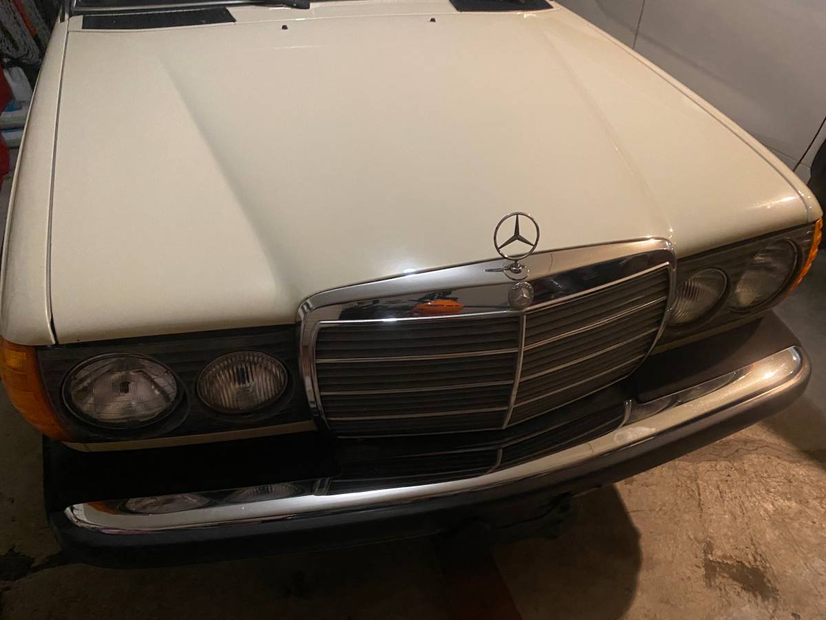 Mercedes-benz-Benz-240d-diesel-1982-custom-296119-7