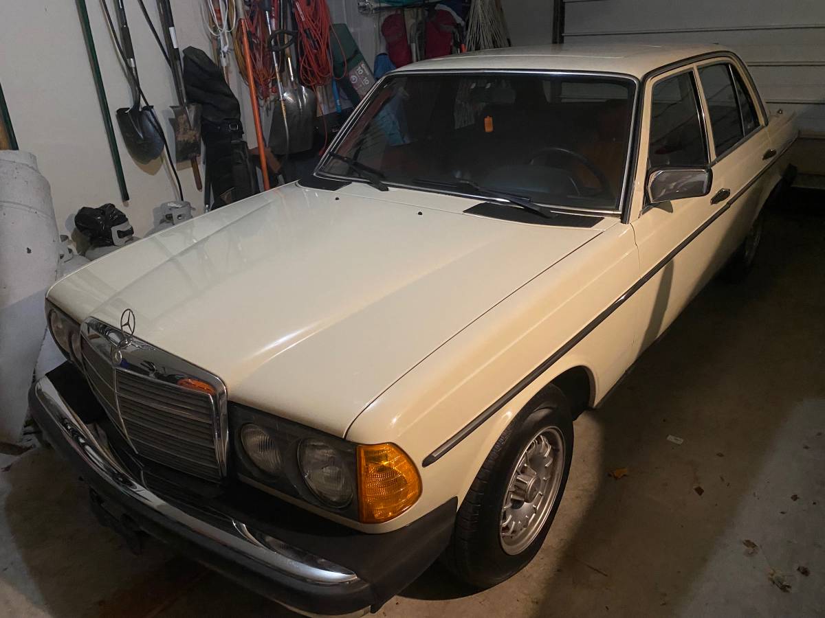 Mercedes-benz-Benz-240d-diesel-1982-custom-296119-8