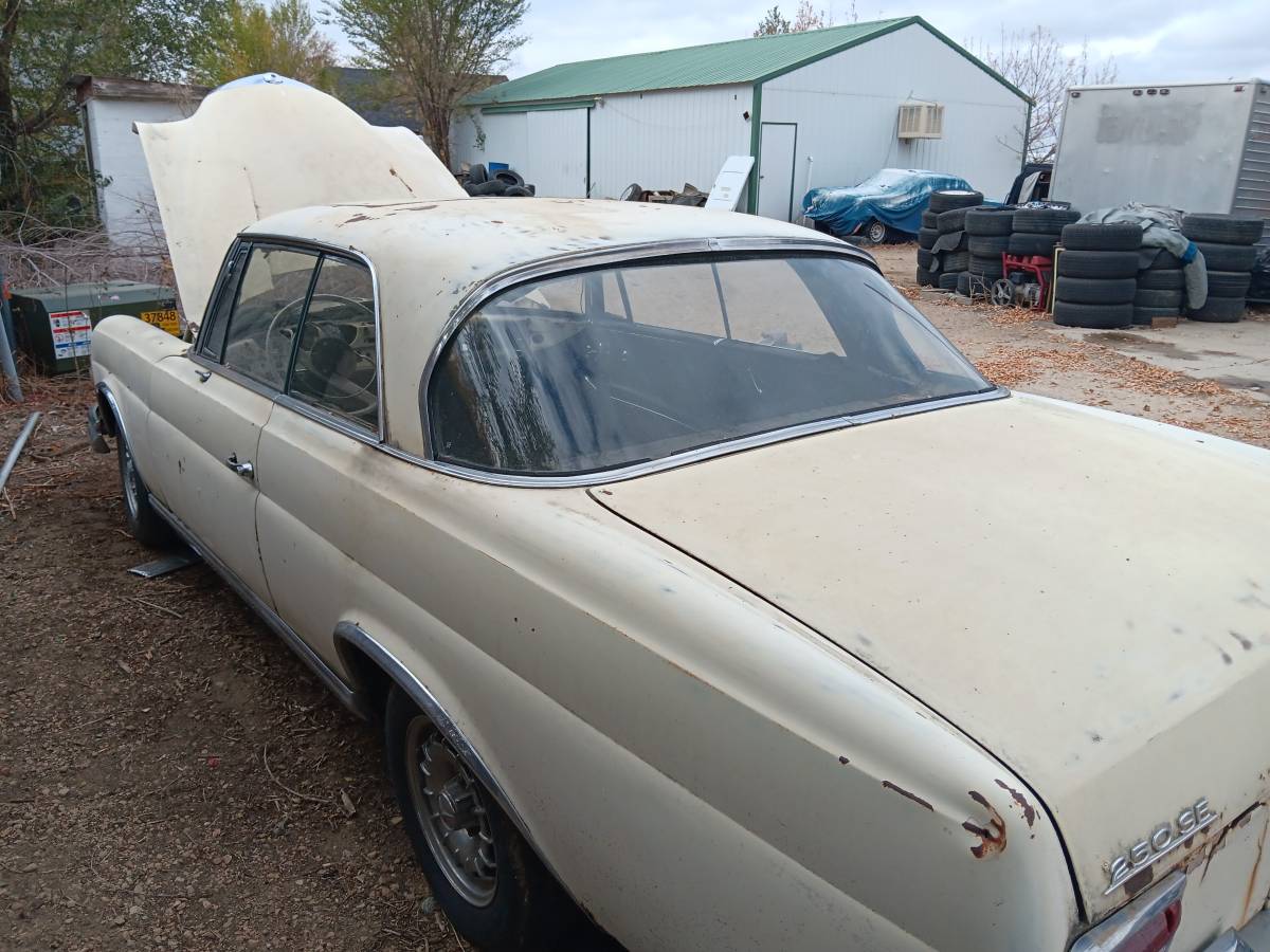 Mercedes-benz-Benz-250se-coupe-1967-white-58665-4