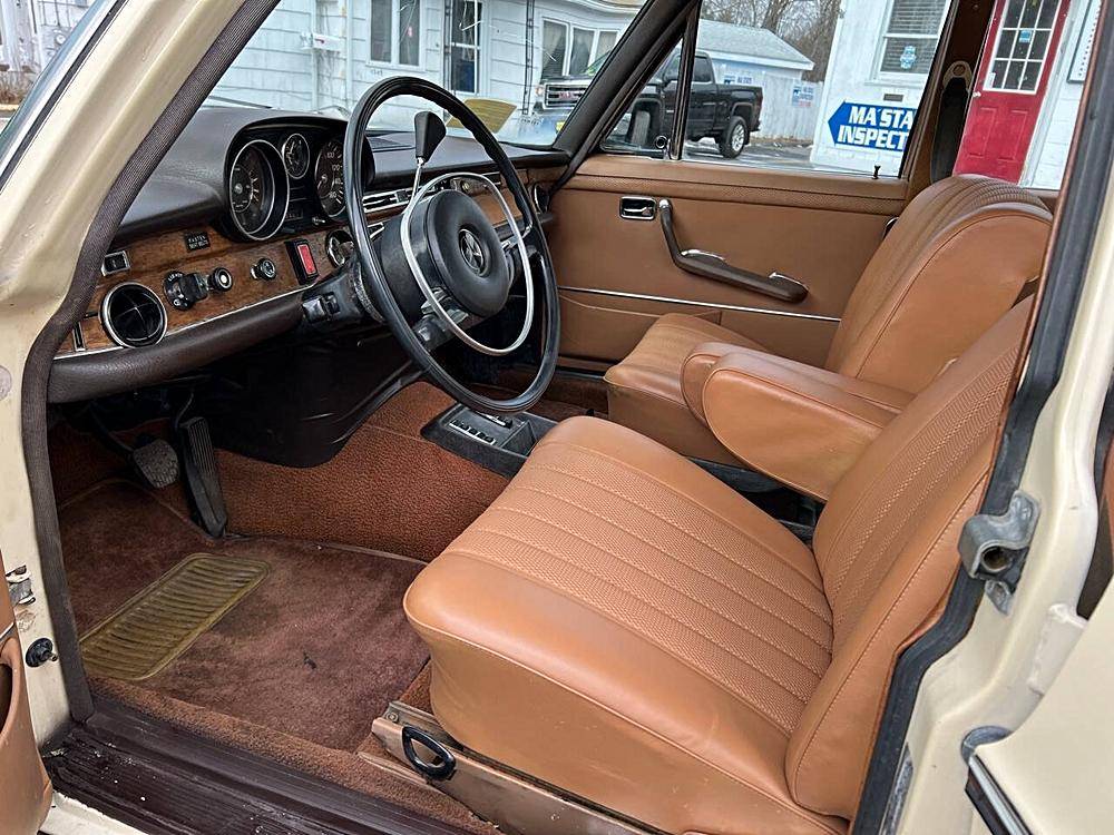 Mercedes-benz-Benz-280class-1973-custom-101190-20