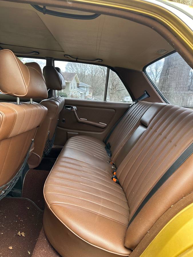 Mercedes-benz-Benz-280e-1977-327280-7