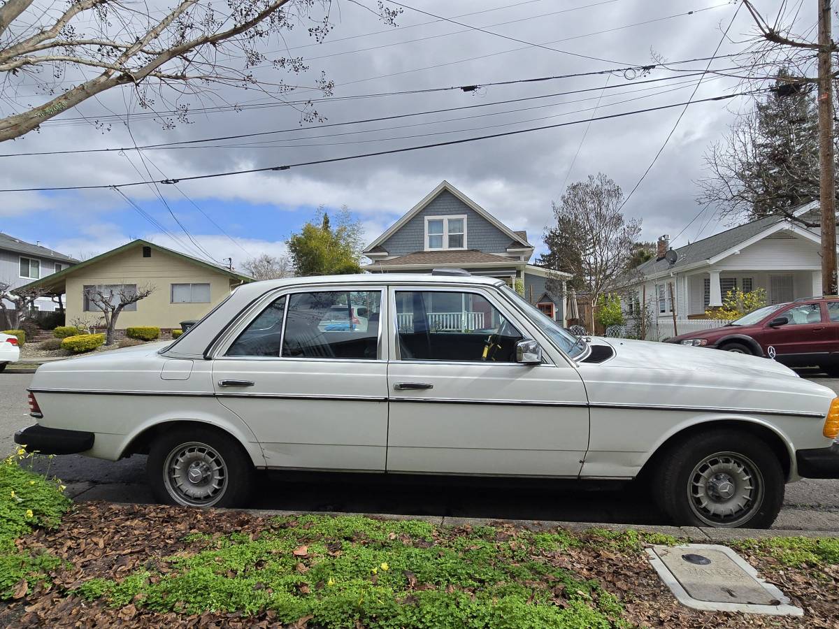 Mercedes-benz-Benz-300-diesel-1985-white-165685-11