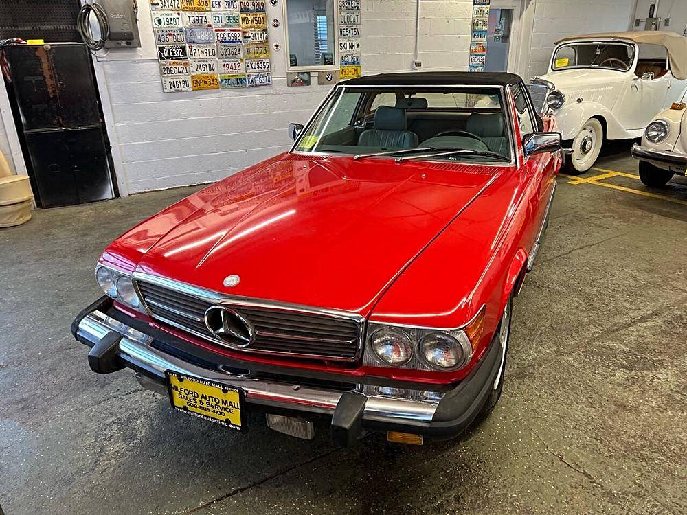 Mercedes-benz-Benz-560class-1986-red-174864-1