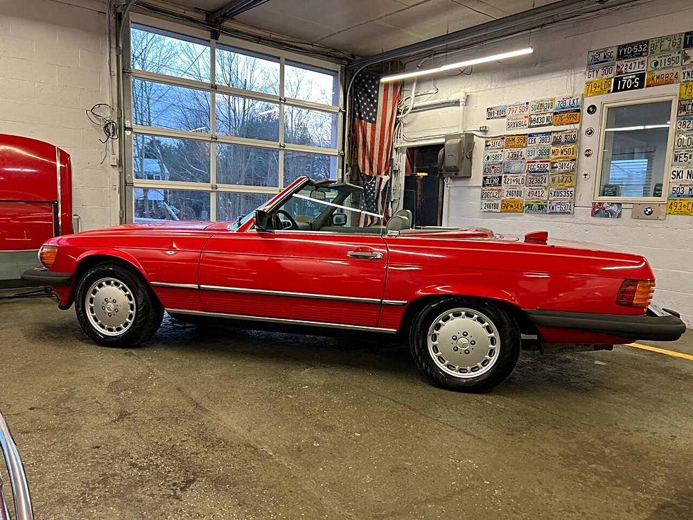 Mercedes-benz-Benz-560class-1986-red-174864-22